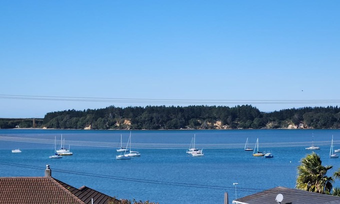 Omokoroa Apartamento | Private self contained 1 bedroom apartment Great harbour views in Omokoroa