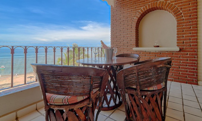 Emiliano Zapata Condominio | Incredible Casa de Carole