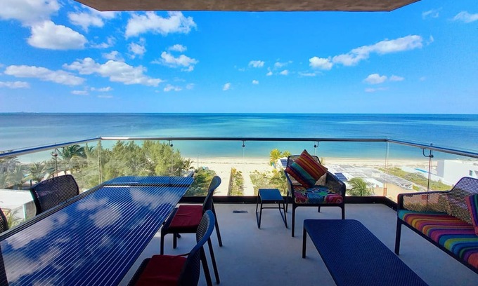 Chicxulub Puerto Apartamento | Ocean views from all rooms of this Beachfront unit