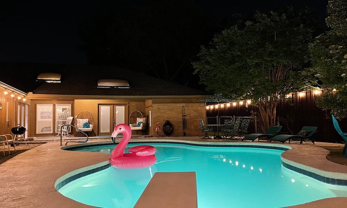 Richardson Casa | 🏝Pool Paradise🦩Arcade⭐️Ping-Pong⭐️Darts⭐️Fire Pit⭐️Wii