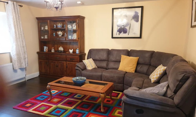 Dromaan Casa | Captivating 3-Bed House