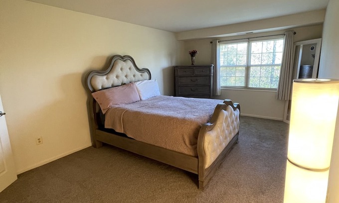 Towson Apartamento | Lovely 2 Bedroom unit surrounded by nature