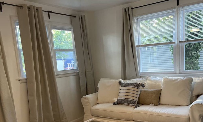 Somers Point Casa | Bright & Airy Boho Romantic Lil Summer Home near Ocean City