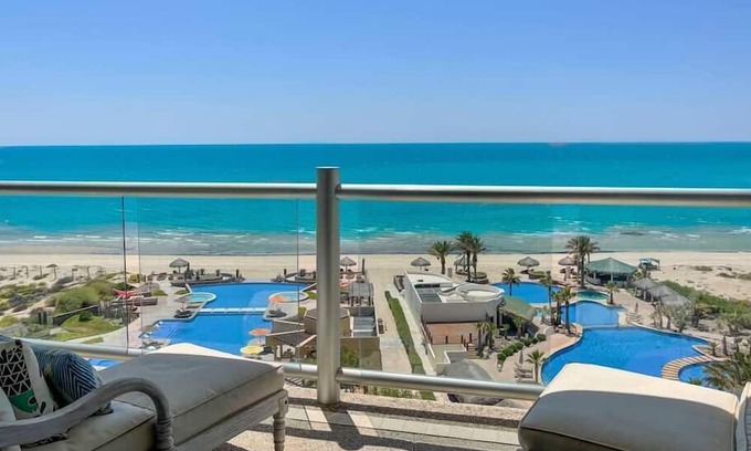 Puerto Peñasco Condominio | Oceanfront Gem with Pools & Private Beach