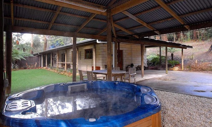 Mount Dandenong Casa | Weddings. Events. Art & Healing Retreats. 7 Acre Rain Forest Paradise.