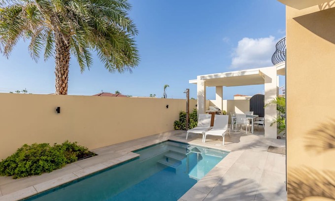 Gold Coast Condominio | Create your own unforgettable happy memories in our Happy island paradise.