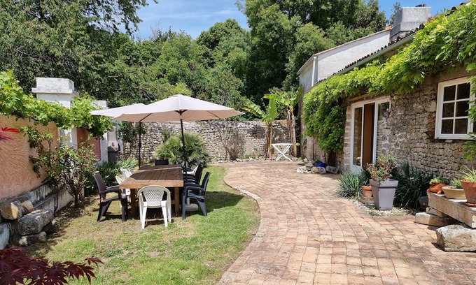 Saint-Just-Luzac Casa | Le Logis 5 bedroom house