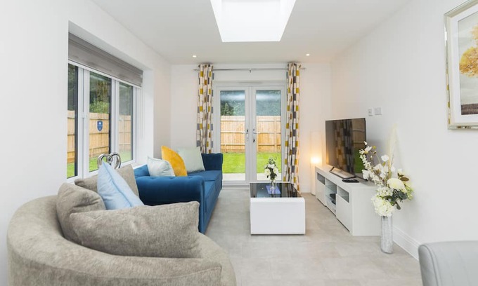 Bracknell Casa | Greenfield's New Modern 4 Bedroom Hurley Home