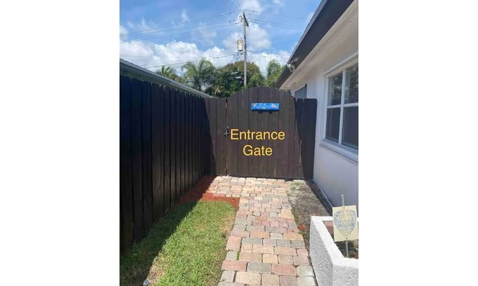 North Corals Apartamento | Studio w/ Private Entry Access, beach nearby