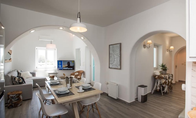 Paraga Villa | TIIFANYS VILLAS - PRIVATE Villa & Private Pool with Sea View