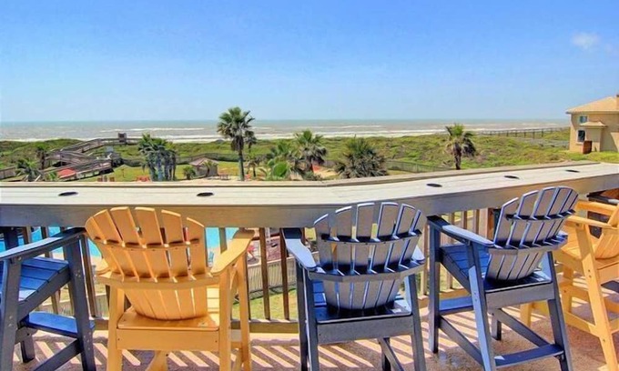 Port Aransas Condominio | Mayan Princess 312 Knows Ocean Views & Sandy Toes