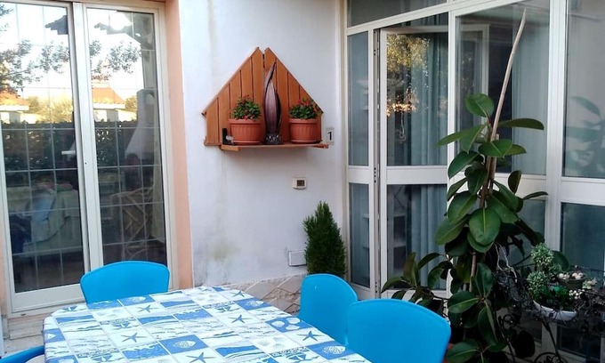 Fiumicino Casa | Nice one bedroom apartment with kitchenette and toilet, five beds
