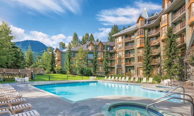 Whistler Village Condominio | Whistler Village Cascade Lodge Resort, caminata o traslado a los ascensores ¡Piscina todo el año!