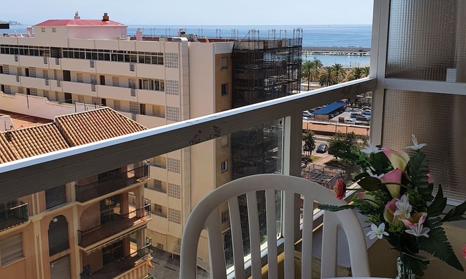 Centro de Fuengirola Apartamento | Bright Apartment with Pool