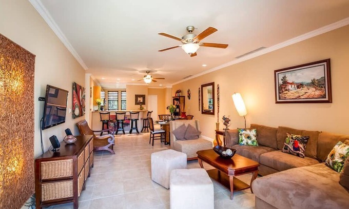 Coco Apartamento | Spacious 3 BR condo walking distance to amenities.