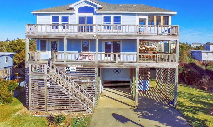 Salvo Casa | Impresionante casa con vista al mar, Salvo con piscina, Tiki Bar, Tina caliente, Sala de juegos, Se admiten perros