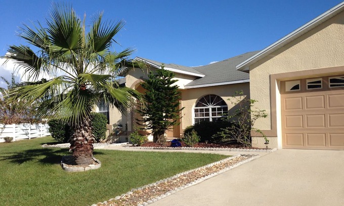Crescent Lakes Casa | Mucha privacidad en un lago a 20 minutos de Disney con piscina privada y spa.
