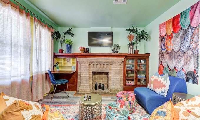 Central Oklahoma City Casa | Canary Cottage-brighten your stay-central NW OKC