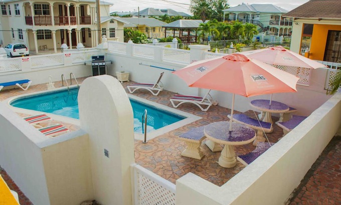 Welches Villa | 2 Bedroom Holiday rental With Pool On The Southcoast