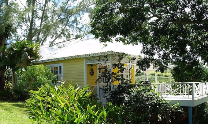Merlin Bay Cabaña | Gingerbread Cottage 2 bed with pool, seaviews, Nr Holetown St. James