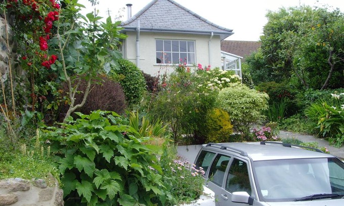 Mousehole Cabaña | Attractive Comfortable Cottage Sleeps 4 Paking Garden Wifi Pet friendly