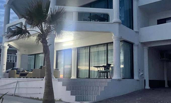 Puerto Peñasco Casa | 10 bdrm 5 kitchen Rent 6 bdrm Main House @ base price or add more casitas
