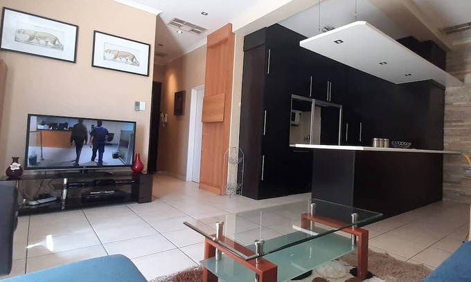 Windhoek Apartamento | Two Normal Bedrooms Inside Maerua Mall