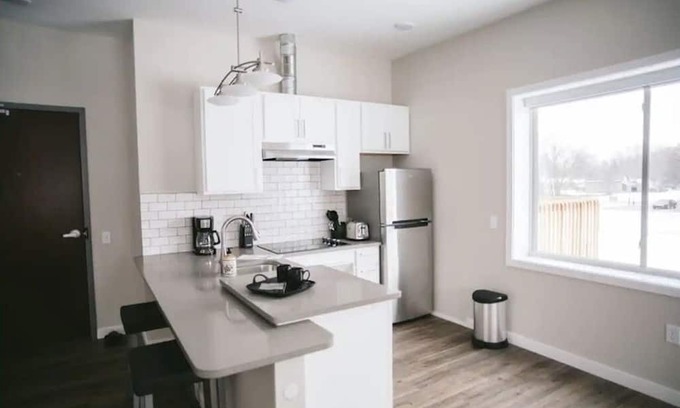 Bridgman Casa | The Driftwood (Room #16)