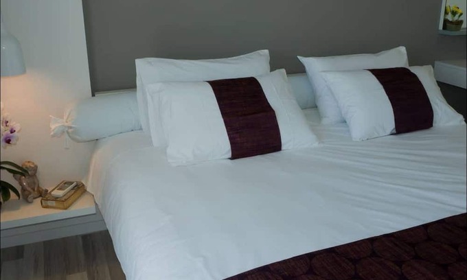 Su Thep Condominio | FULLY FURNISHED TOP FLOOR NEAR THE CITY