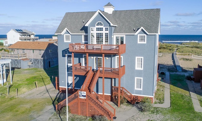 Rodanthe Casa | Frente al mar Rodanthe Hideaway-Steps a la playa, piscina, jacuzzi, GameRm, Dog-Friendly