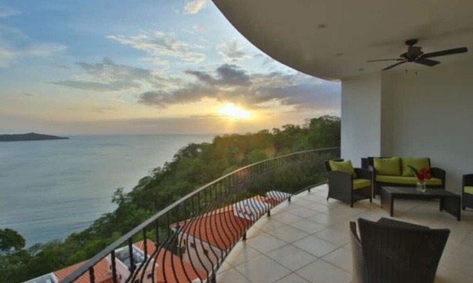 Playa Flamingo Condominio | Playa Flamingo: 2 BR condo with great ocean views - FLAMINGO TOWERS 25
