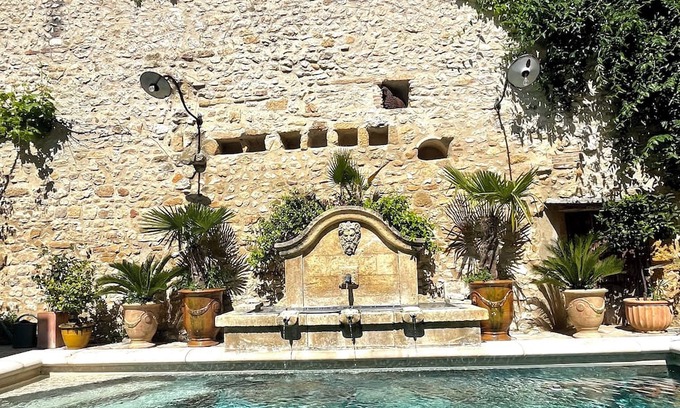 Collias Casa | Le patio de Collias