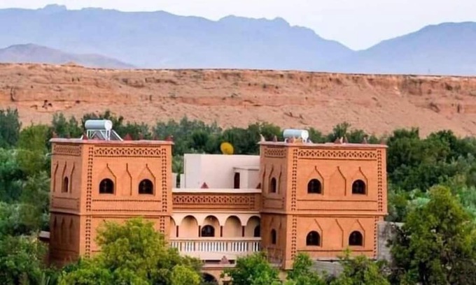 Souk Lakhmis Dades Hotel | kasbah amlal
