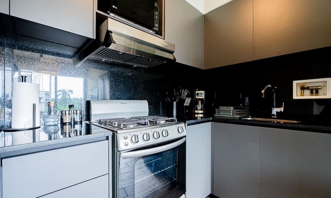 Panama City Apartamento | w Modern 2BR w Great Deco in Centriqo