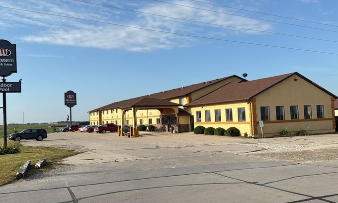 Grinnell Hotel | Western Inn & Suites