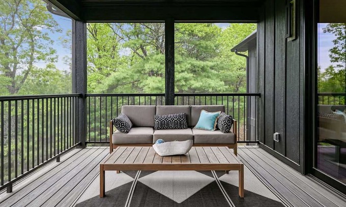 Nekoosa Casa | 6BR Sand Valley Lodge With Hot Tub Bar Putting Green