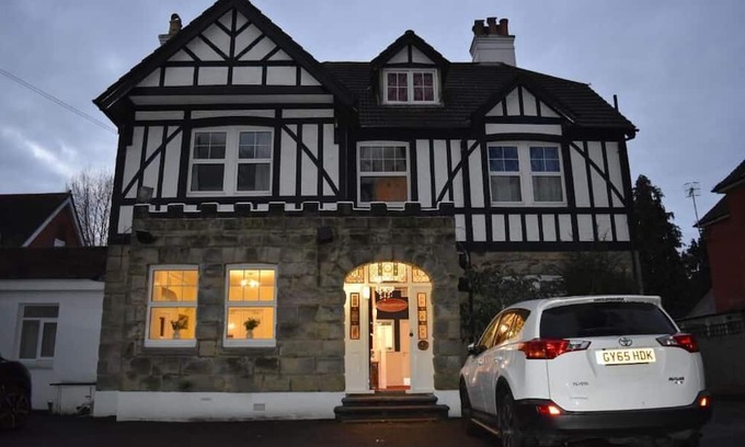 Horley Cama Y Desayuno | Gatwick Castle B&B