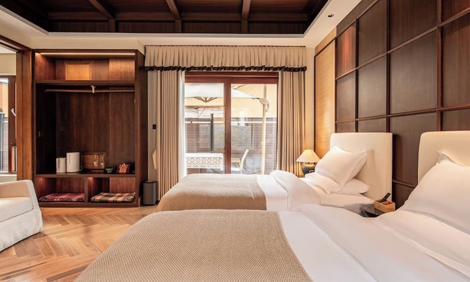 Shangri-La Hotel | La Danse Sacree Hotel