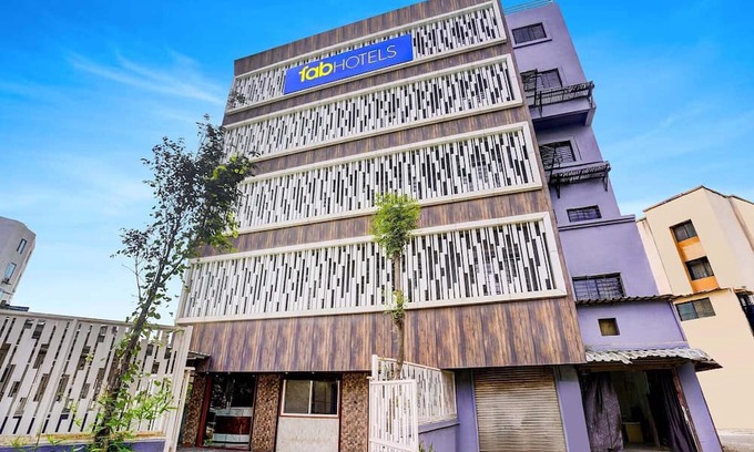 Wagholi Hotel | Fabhotel The Royal Park