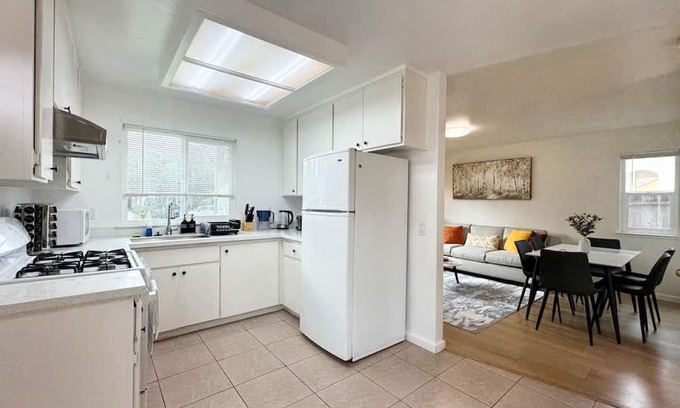 Northside Casa | Comfortable 4BR Heart Downtown SJ Central AC Sjsu