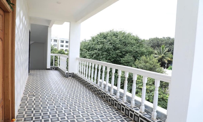 Sahakar Nagar Hotel | La Bendición