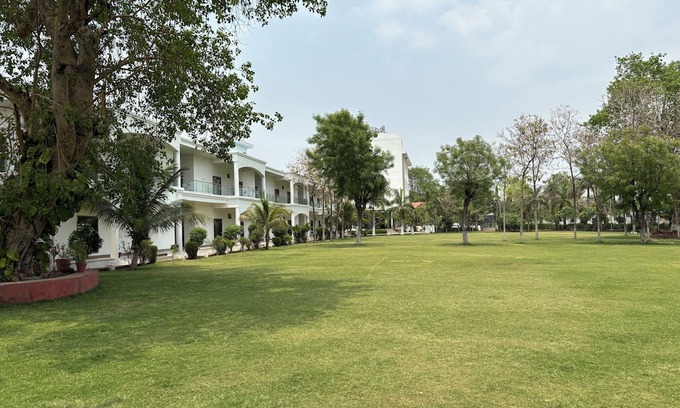 Chittorgarh Hotel | The Elegance Resort