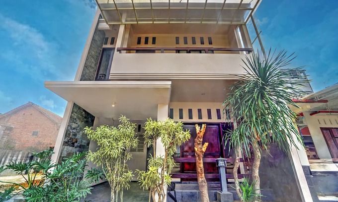 Malang Hotel | OYO 94769 Griya Djati Syariah 2