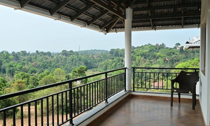 Kudrasthe Cama Y Desayuno | Hillock Vista by Triptastic Holidaze