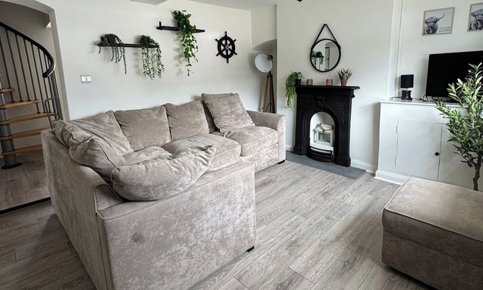 Middlewich Casa | Charming Middlewich House - Sleeps 4