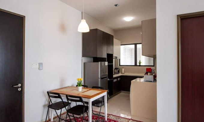 Johor Bahru Apartamento | A Stylish 2BR Suite, Water Views, Free Parking