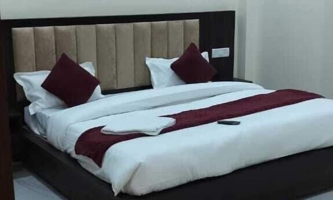 Ayodhya Hotel | Staylo Abhinandan Palace