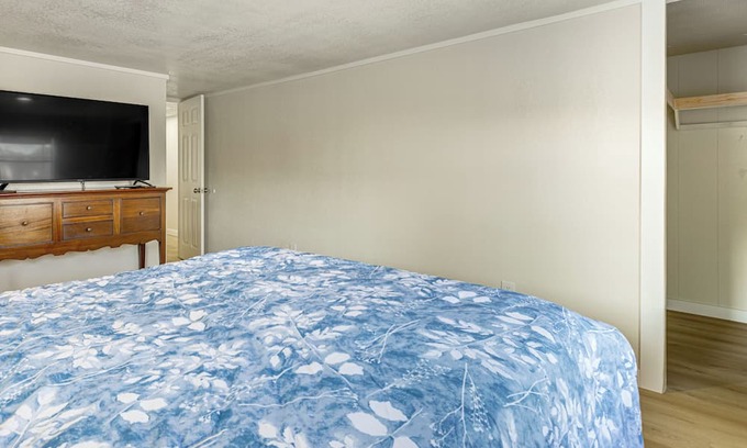 Crosby Cabaña | 'crosby Huffman Hideaway' Serene Escape w/Yard