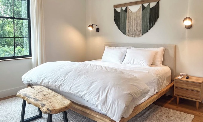 Hendersonville Hotel | Allora