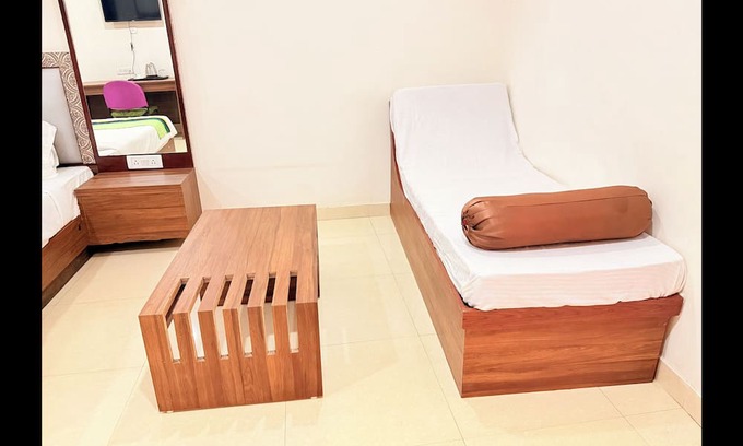 Rasulgarh Hotel | PARADISE PREMIUM